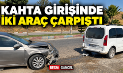 Kahta Girişinde İki Araç Çarpıştı: Yaralanan Olmadı