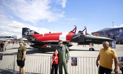 TEKNOFEST'te Türk Bayraklı F-4 Savaş Uçağı İlgi Çekiyor