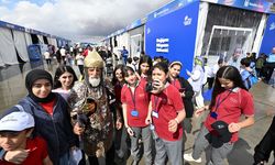 Hasan Dede, TEKNOFEST'te Temsili Kıyafetiyle İlgi Odası Oldu