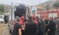 Uludere'de Devrilen Otomobilin Sürücüsü Yaralandı