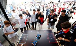 TEKNOFEST'te yarışmacıydı, şimdi geliştirdiği robotik setleri sergiliyor