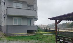 Yalova'da Bahçesi Çöken Bina Tahliye Edildi