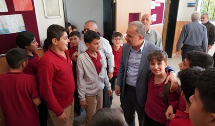 Başkan Kılınç Karacaoğlan Ortaokulunu ziyaret etti