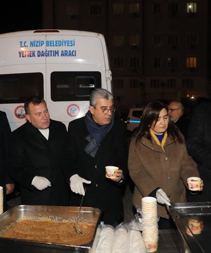 6 Şubat depremlerinin yıl dönümünde Nizip'te anma töreni düzenlendi