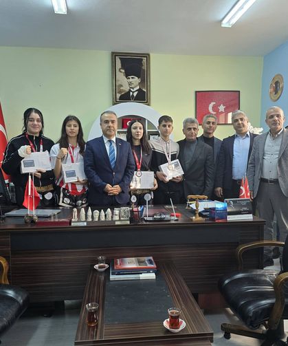 Muaythai Şampiyonları Başarılarını Taçlandırdı