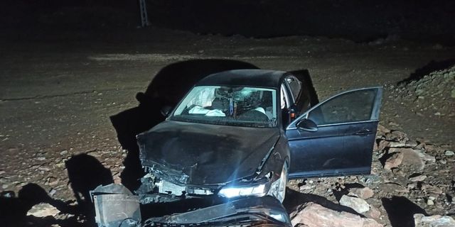 Besni'de Trafik Kazası : 1 ölü, 1 yaralı