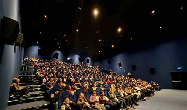 Diyarbakır’da 3 bin 800 öğrenciyi sinema keyfi yaşadı