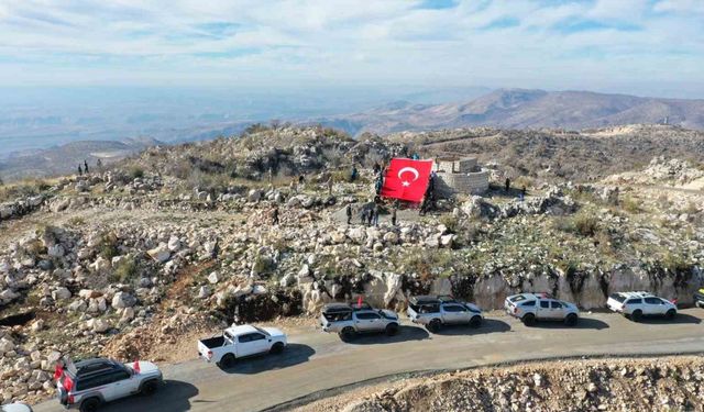 Off-road pilotları Gabar Dağı’nda Türk bayrağı açtı