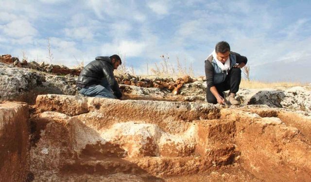 Adıyaman'da 1800 yıllık boğa başı kabartması bulundu