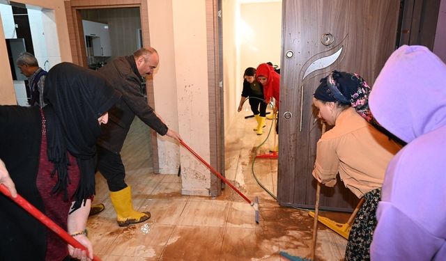 Selden zarar gören 330 esnafa 35 milyon destek ödemesi yapıldı