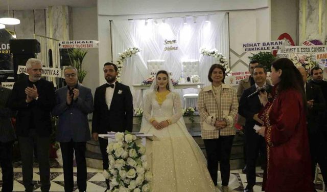 Diyarbakır’da siyasetçileri ve iş adamlarını bir araya getiren düğüne 3 bin kişi katıldı