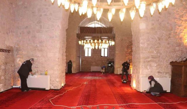 Siirt’te Ramazan ayı öncesi camilerde temizlik çalışması başlatıldı