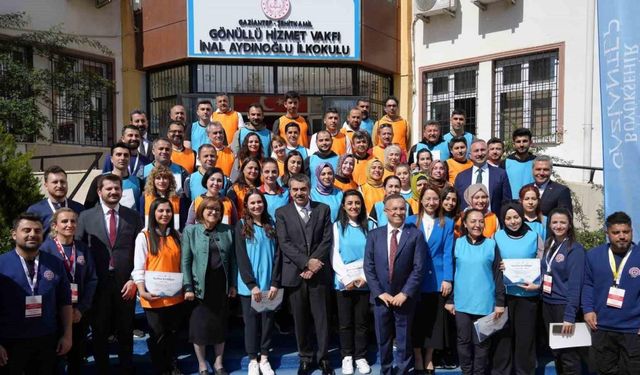 Bakan Yusuf Tekin: "Okullarımızı eski hallerine getireceğiz"