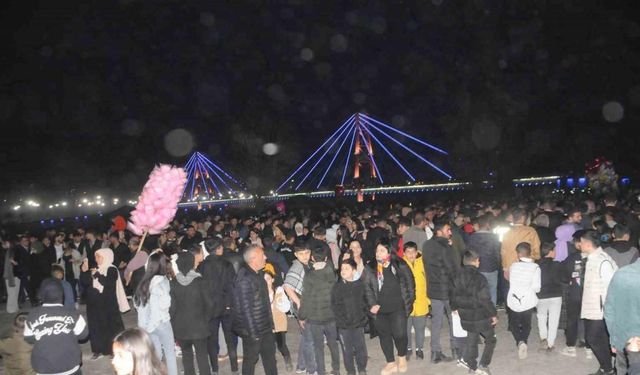 Cizre’de düğünleri aratmayan köprü açılışı