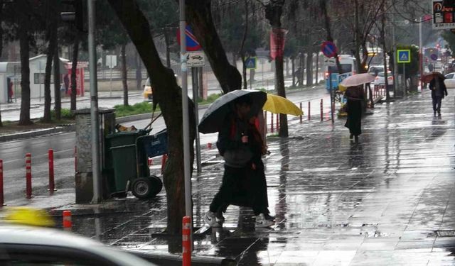 Diyarbakır'da Sağanak yağış etkili oldu
