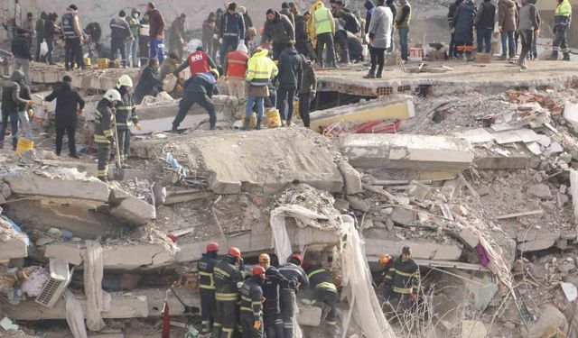 77 kişinin hayatını kaybettiği Serin-2 Apartmanı’nın sanıkları hakim karşısına çıktı
