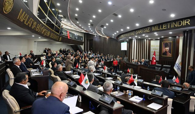 Büyükşehir Belediyesi üçüncü dönemin ilk meclis toplantısını gerçekleştirildi 