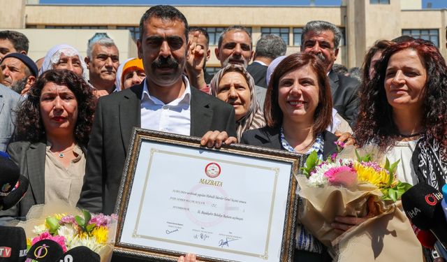 Diyarbakır Büyükşehir Belediye Başkanı mazbatasını aldı