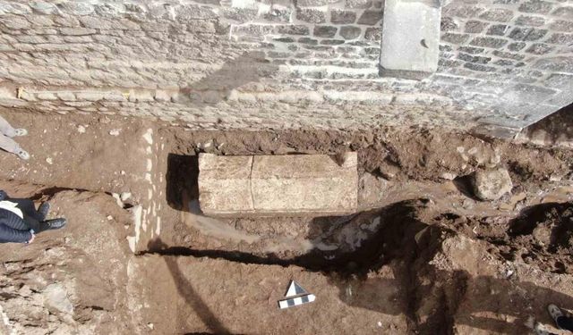 12 bin yıllık tarihinde ilk kez lahit mezar bulundu