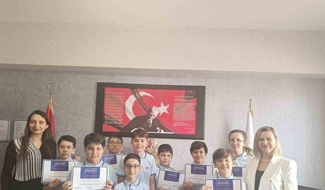 Ortaokulu Zeka Oyunları Şampiyonasında Türkiye finallerinde