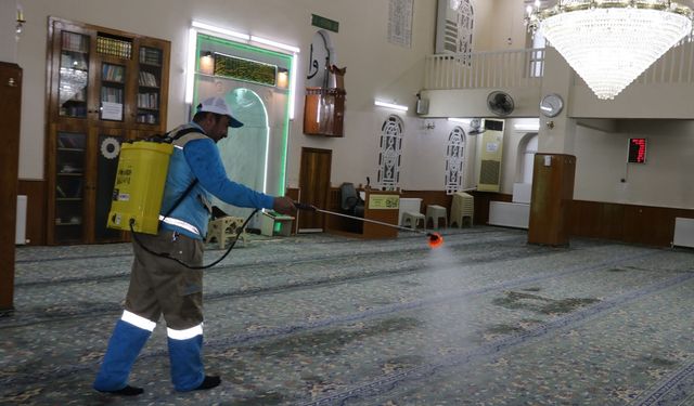 Haliliye Belediyesi camileri gül suyu ile temizledi  - Videolu Haber