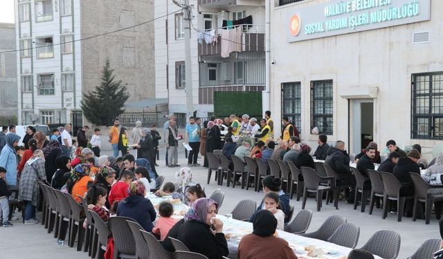 Haliliye'de vatandaşlar iftar sofrasında buluştu 