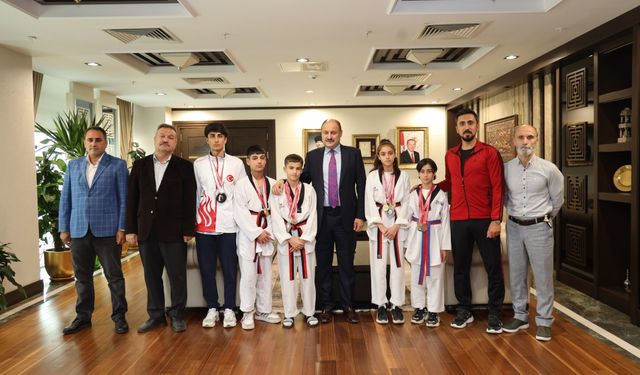 Başkan Gülpınar genç sporcularla buluştu