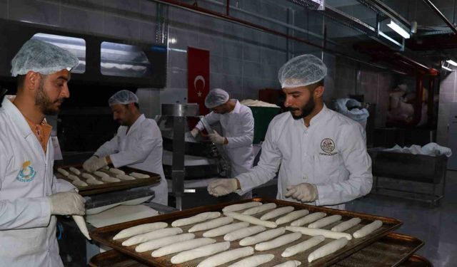 Üretilen ekmekler sofralara ulaştırıyor
