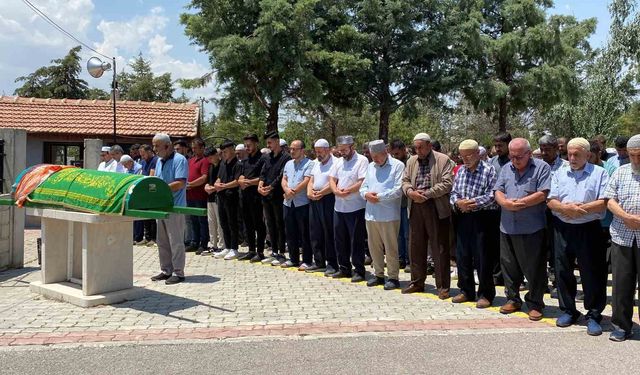 Öldürülen 4 çocuk annesi son yolculuğuna uğurlandı