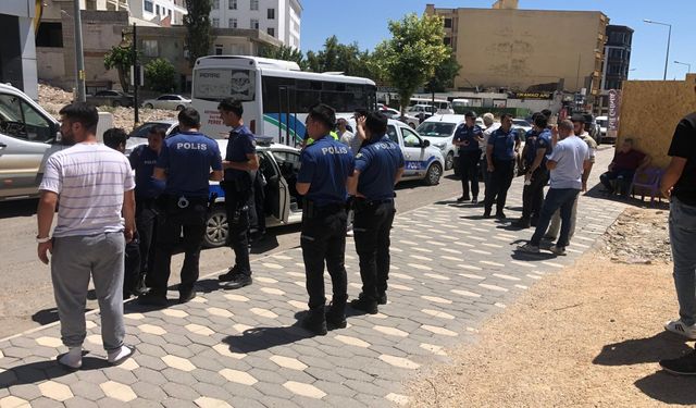 Adıyaman’da trafikte yol verme tartışması kavgaya dönüştü