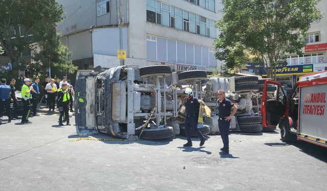 Beton mikseri gelin arabasının üzerine devrildi