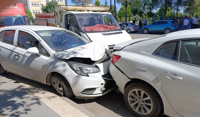 Zincirleme trafik kazasında 1 kişi yaralandı