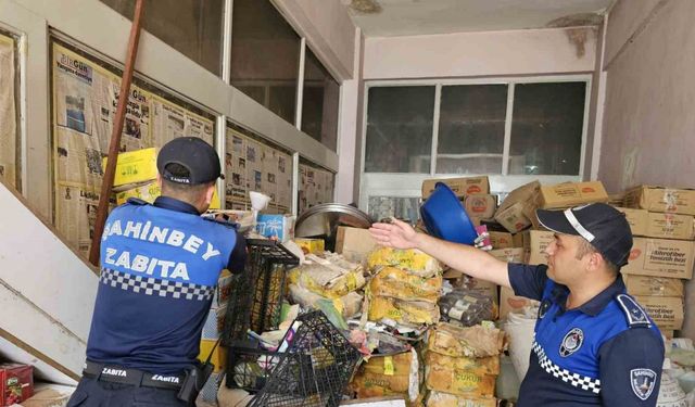 Bayram öncesi tarihi geçmiş 5 ton şekerleme ele geçirildi