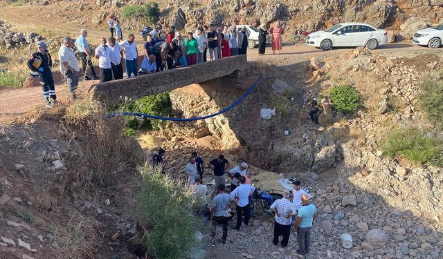 Dere yatağına düşen sepetli motosikletteki 1 kişi öldü