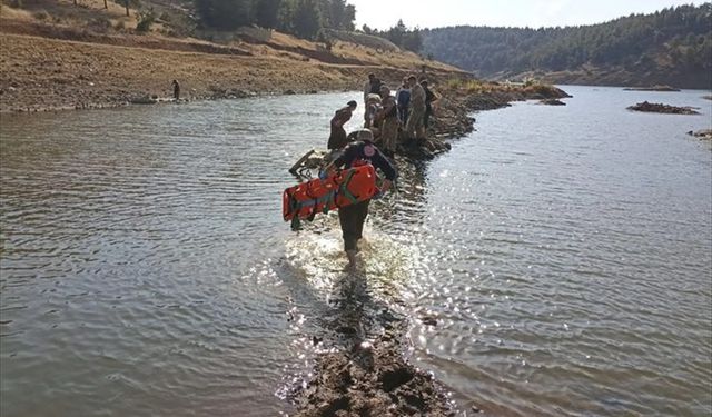 Serinlemek için gölete giren çocuk öldü