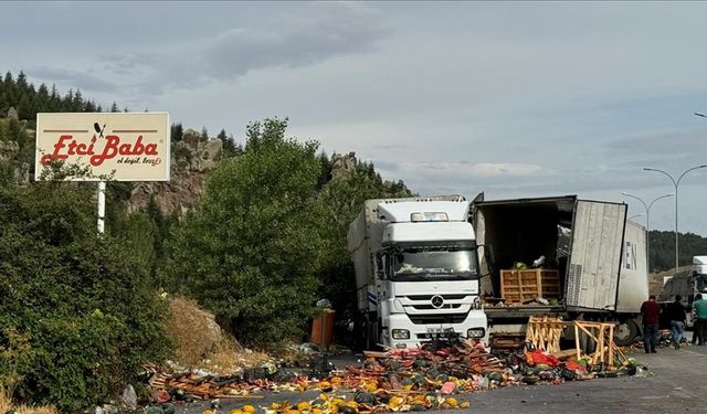 Otobüs ile tır çarpıştı 14 yaralı