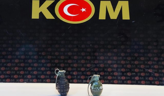 Şüpheli otomobil'de iki el bombası ele geçirildi