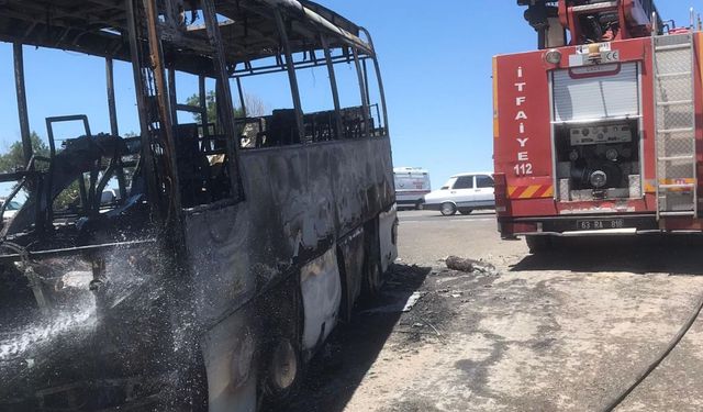 Otobüste çıkan yangın itfaiye ekiplerince söndürüldü