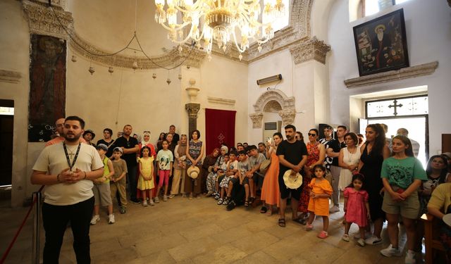 Tarihi kent Mardin ziyaretçi akınına uğradı