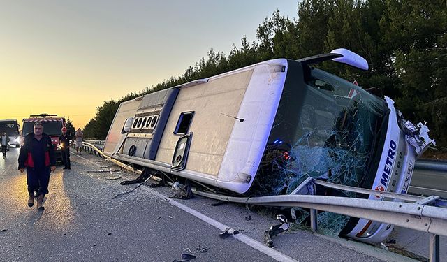 Yolcu otobüsünün devrilmesi sonucu 11 kişi yaralandı