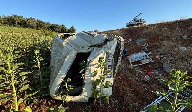 Şarampole uçan araç içinde bulunan 3 kişi yaralandı