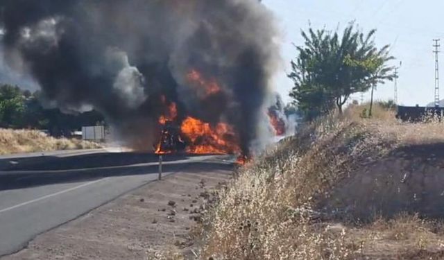 Kahta'da akaryakıt yüklü tanker alev alev yandı