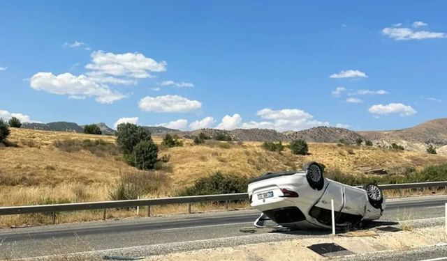 Ters dönen otomobilde: 3 yaralı