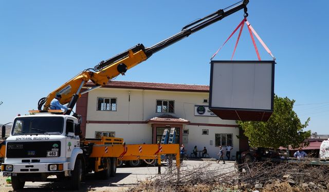 Depremzedenin yardımına başkan Yılmaz yetişti