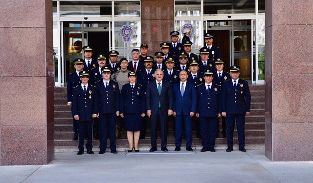 Vali Zorluoğlu, İl Emniyet Müdürlüğü ve İl Jandarma Komutanlığını ziyaret etti