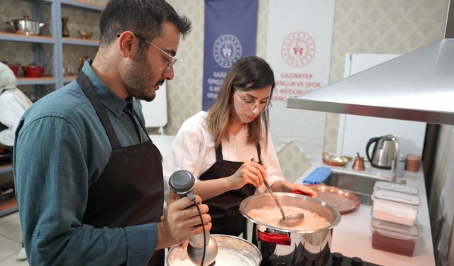 "Mutfakta Ata Mirası" gençler yöresel yemeklerle tanışıyor