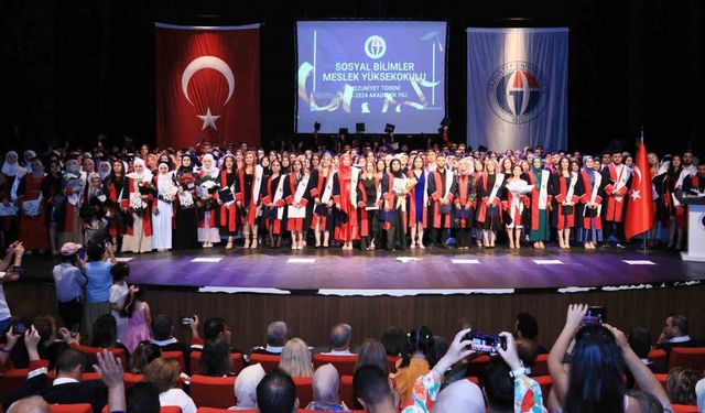 GAÜN Sosyal Bilimler MYO’da diploma heyecanı