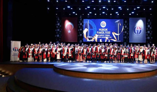 GAÜN’de genç hukukçuların mezuniyet coşkusu