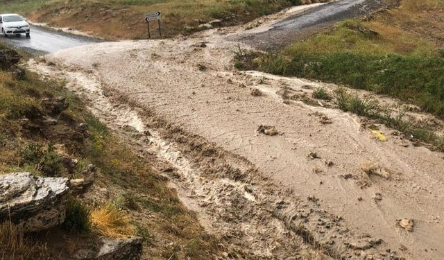 Malazgirt’te sel felaketi: 20 yaşındaki kız hayatını kaybetti