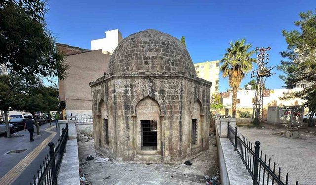 Kızıltepe’de tarihi kümbet çöp alanı oldu